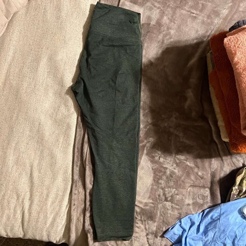 Nobull capri forest green cropped leggings